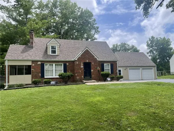 909 NE Vivion Road, Kansas City, MO 64118
