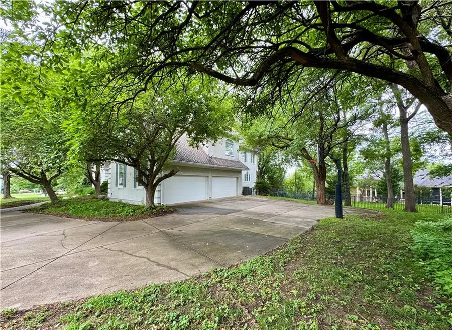 26450 W 106th Terrace, Olathe, KS 66061 - #2