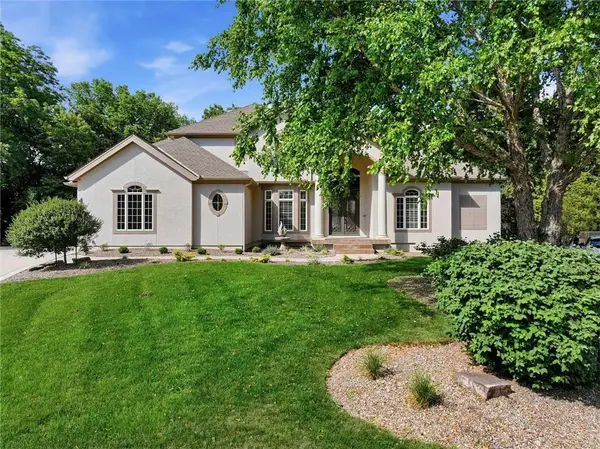 469 NW Riven Rock Place, Lee's Summit, MO 64081
