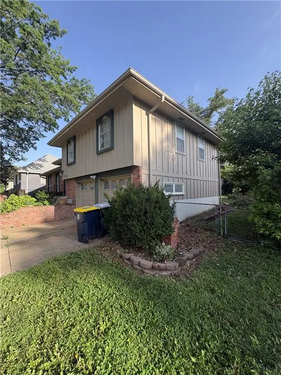 8116 E 96th Terrace, Kansas City, MO 64134 - #2