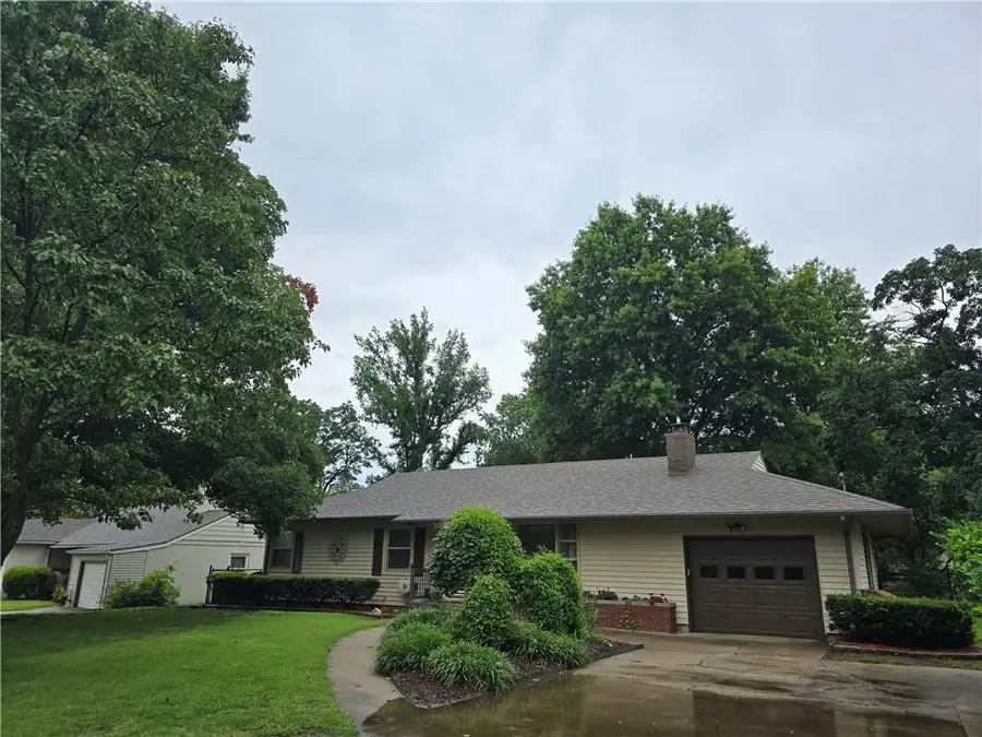 620 Lakin Drive, Fort Scott, KS 66701 - #2