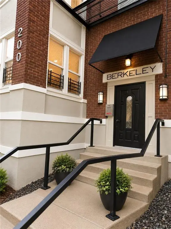 200 E 43rd Street #103, Kansas City, MO 64111 - #1