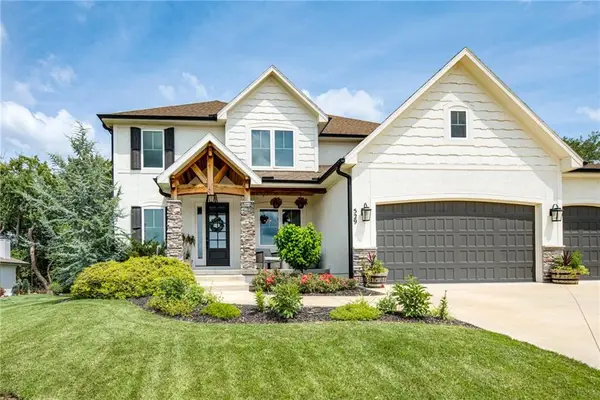 529 NE Legacy View Drive, Lee's Summit, MO 64086