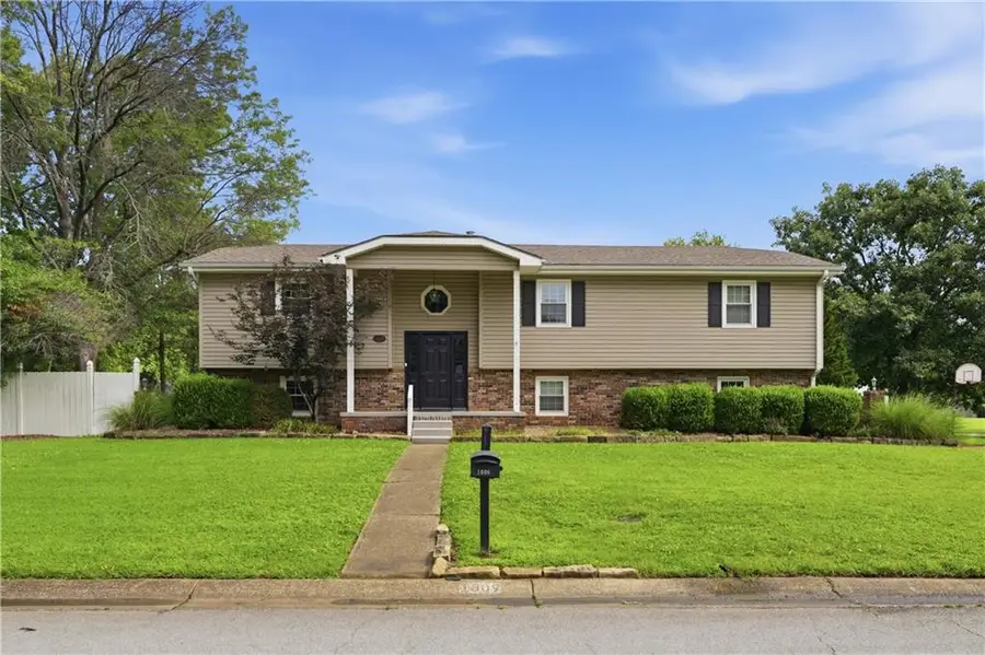 1009 Twin Lakes Drive, Pittsburg, KS 66762 - #3