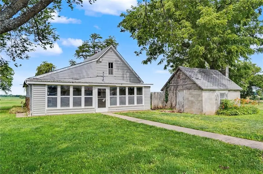15496 Norton Road, Kincaid, KS 66039 - #2