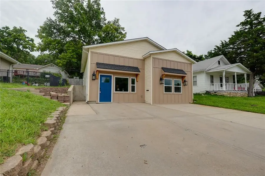 11420 E Simpson Avenue, Independence, MO 64054 - #2