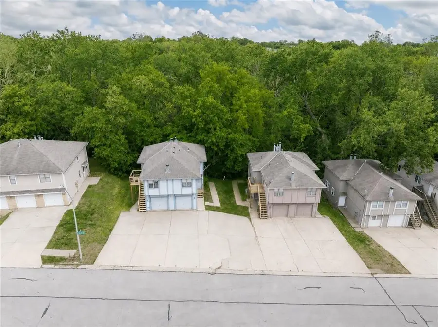 8213 & 8215 Everton Avenue, Kansas City, MO 64152 - #2