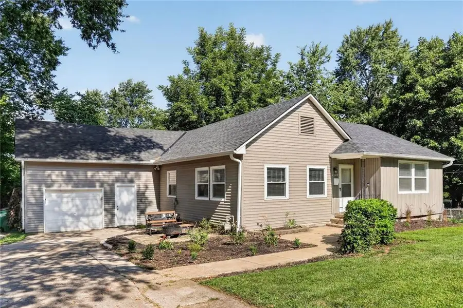 4740 Delmar Street, Roeland Park, KS 66205 - #2