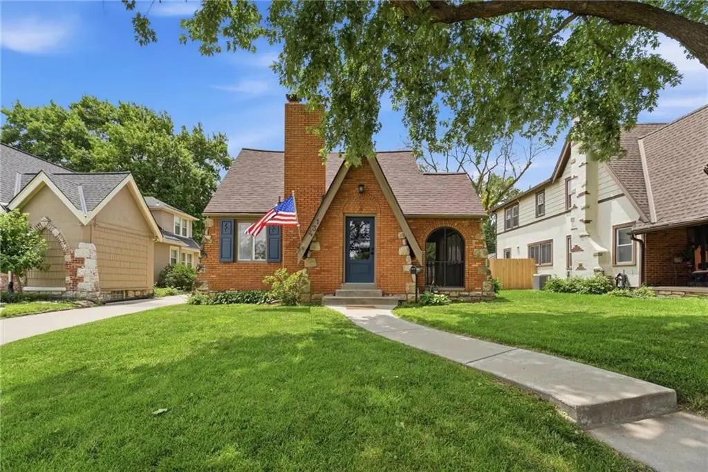 431 E 69th Terrace, Kansas City, MO 64131 - #1