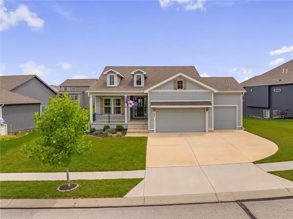 9037 Mesquite Street, Shawnee, KS 66227