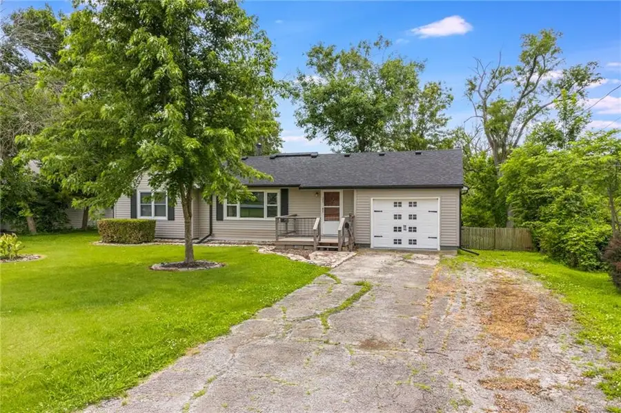 503 E Mckissock Street, Knob Noster, MO 65336 - #3