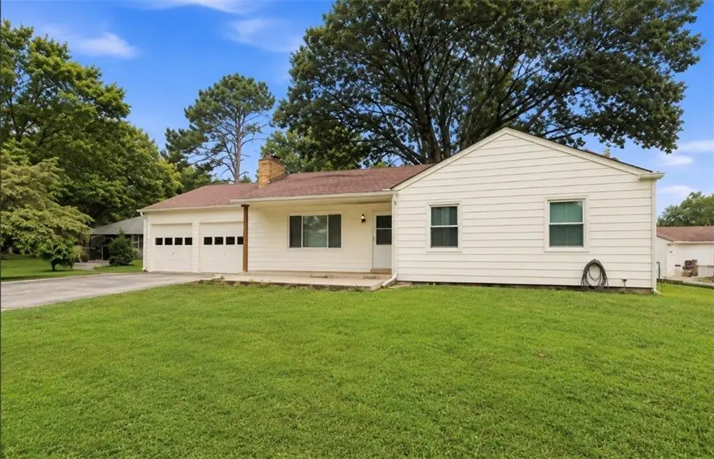 4416 Vermont Avenue, Kansas City, MO 64133 - #1