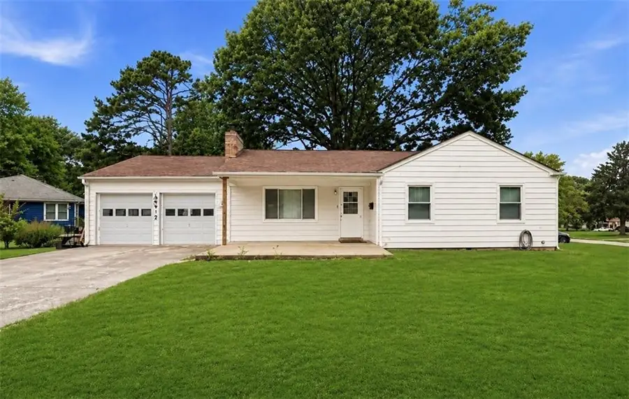 4416 Vermont Avenue, Kansas City, MO 64133 - #2