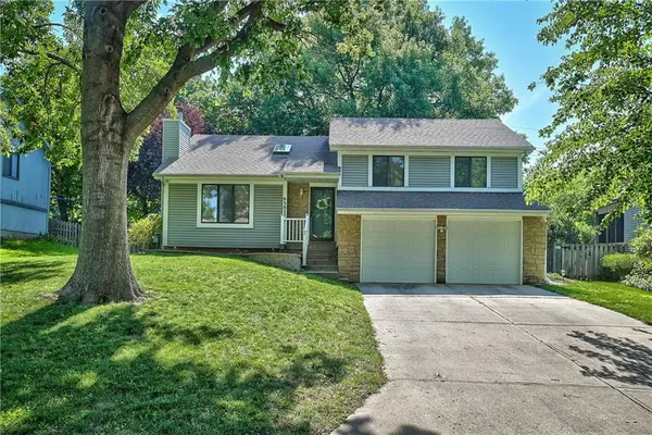 9307 Acuff Lane, Lenexa, KS 66215