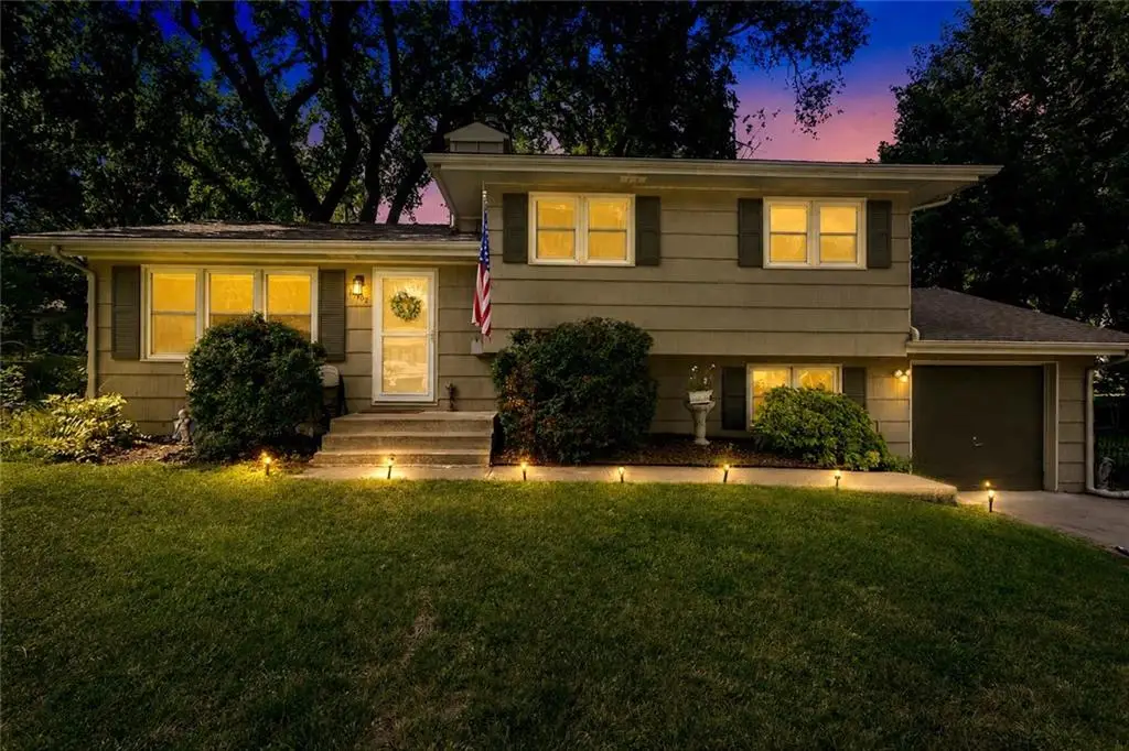 10402 W 73rd Street, Shawnee, KS 66203 - #1