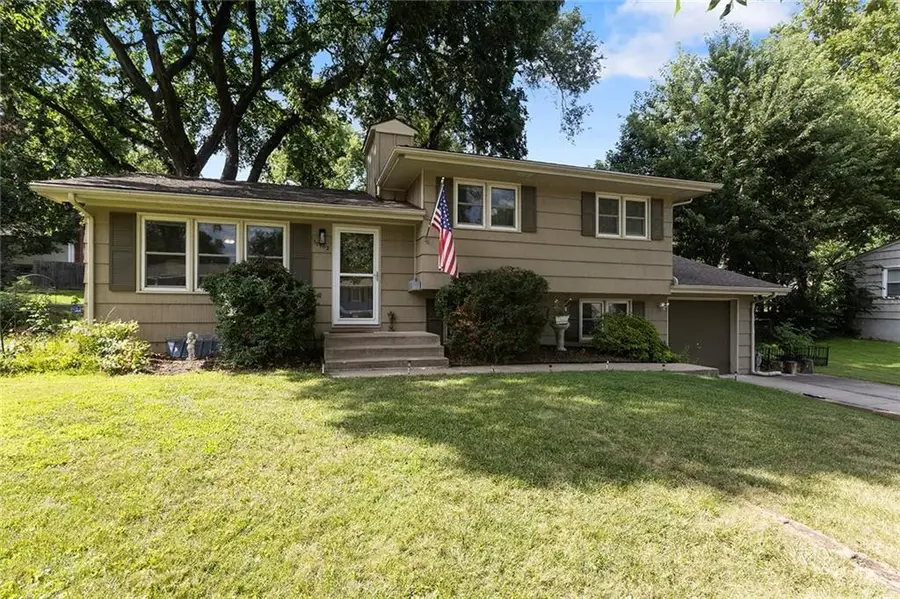 10402 W 73rd Street, Shawnee, KS 66203 - #2