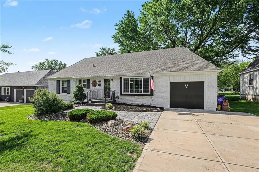 7207 W 71st Terrace, Overland Park, KS 66204 - #2