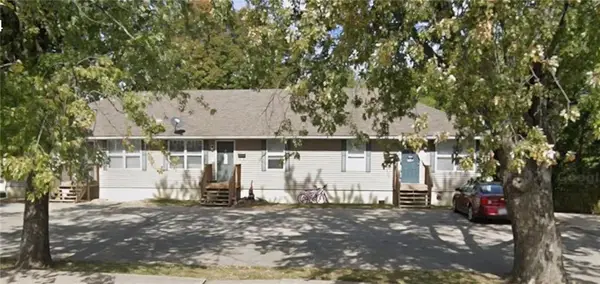 215 W Montgomery Street, Odessa, MO 64076