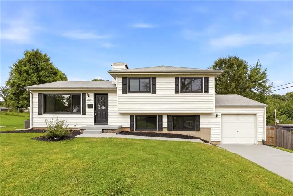 1702 NE Shady Lane Drive, Gladstone, MO 64118 - #1