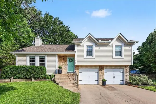 11634 Earnshaw Street, Overland Park, KS 66210