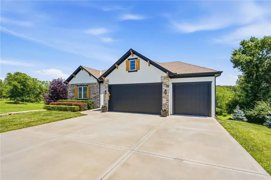 12001 S Eagle Crest Drive, Lees Summit, MO 64086 - #2