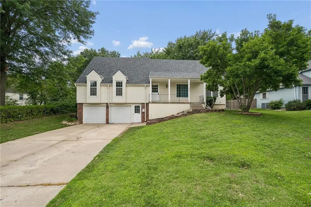 6804 N Agnes Avenue, Gladstone, MO 64119 - #1