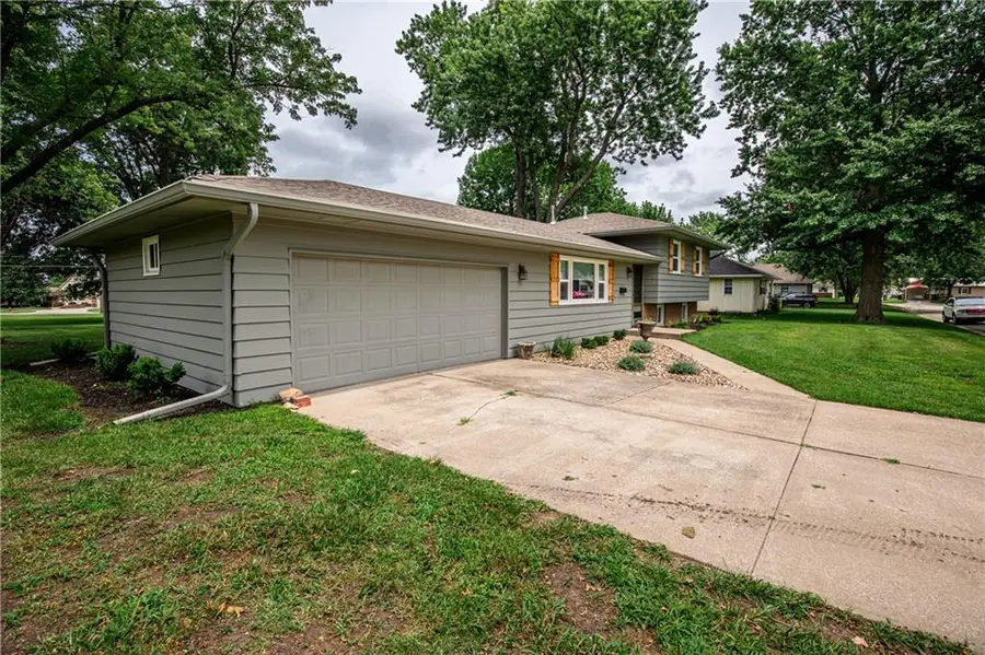 311 Jackson Avenue, Garnett, KS 66032 - #3