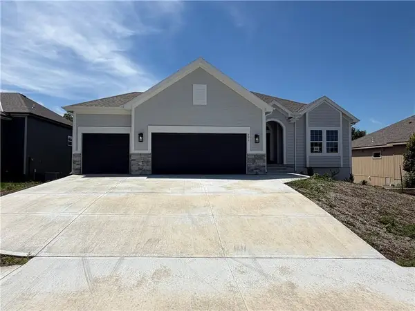 623 E 13th Street, Kearney, MO 64060