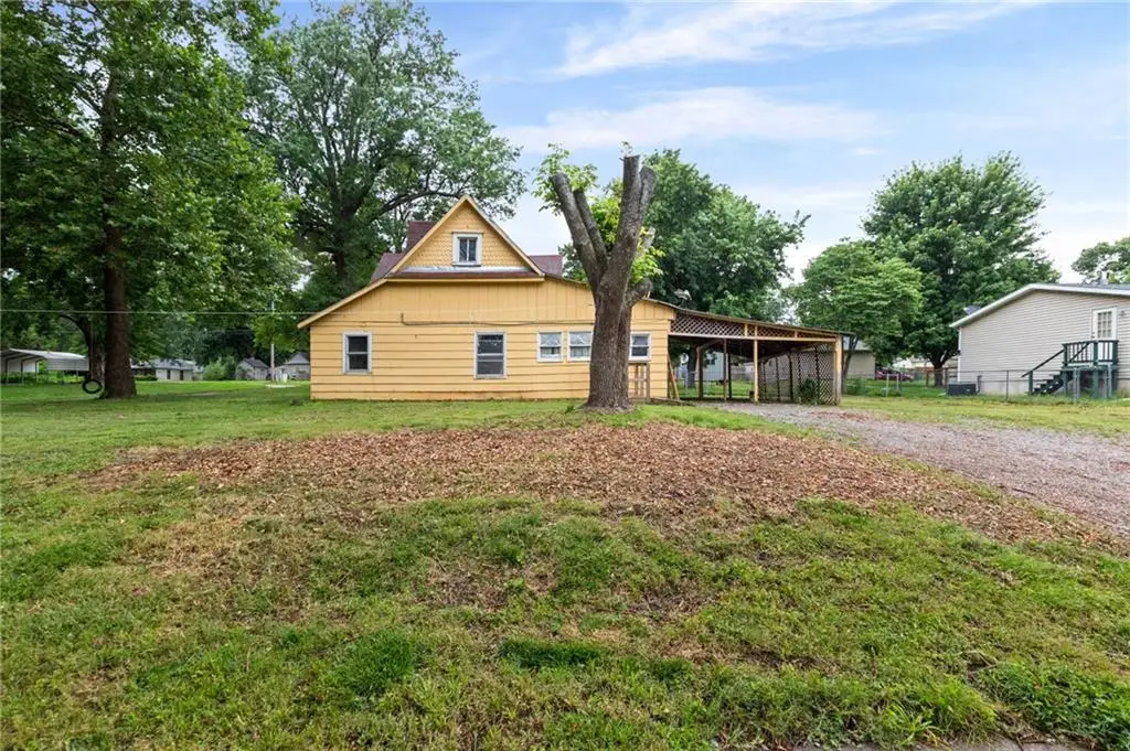 704 N Cherry Street, Ottawa, KS 66067 - #1