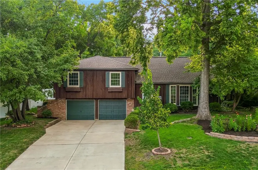 10006 Linden Street, Overland Park, KS 66207 - #2