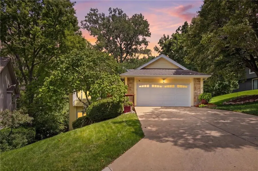 16 W 123rd Terrace, Kansas City, MO 64145 - #3