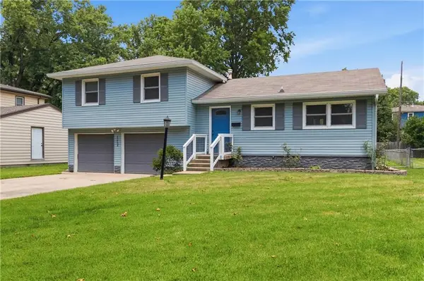 12104 W 93rd Street, Lenexa, KS 66215