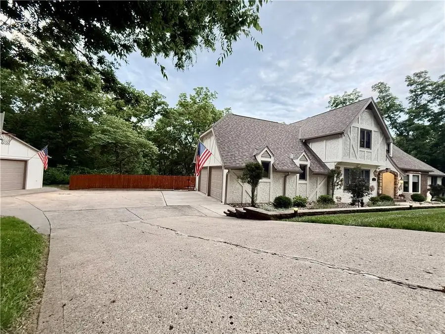 1911 NW Wildwood Court, Blue Springs, MO 64015 - #2