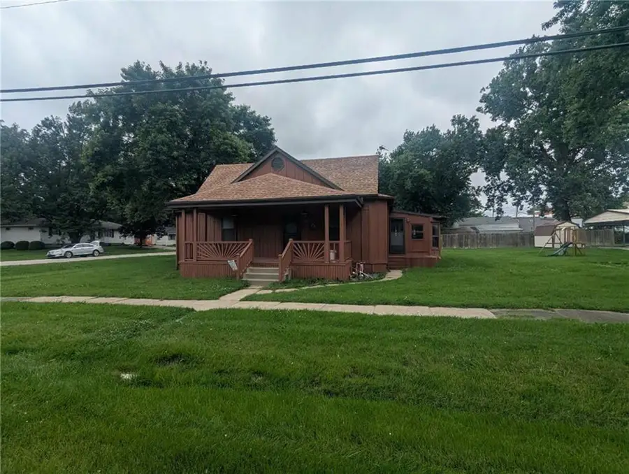 104 S 4th Street, Garden City, MO 64747 - #2