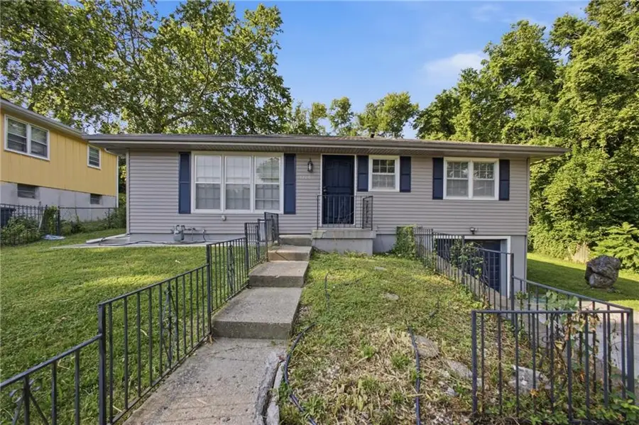 3165 Longwood Avenue, Kansas City, KS 66104 - #2