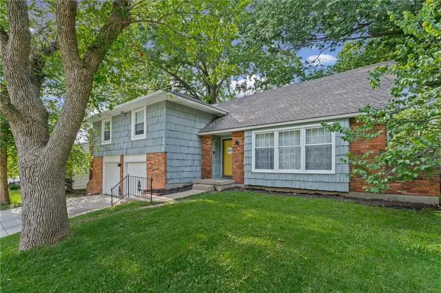 3728 Birchwood Drive, Kansas City, MO 64137 - #2