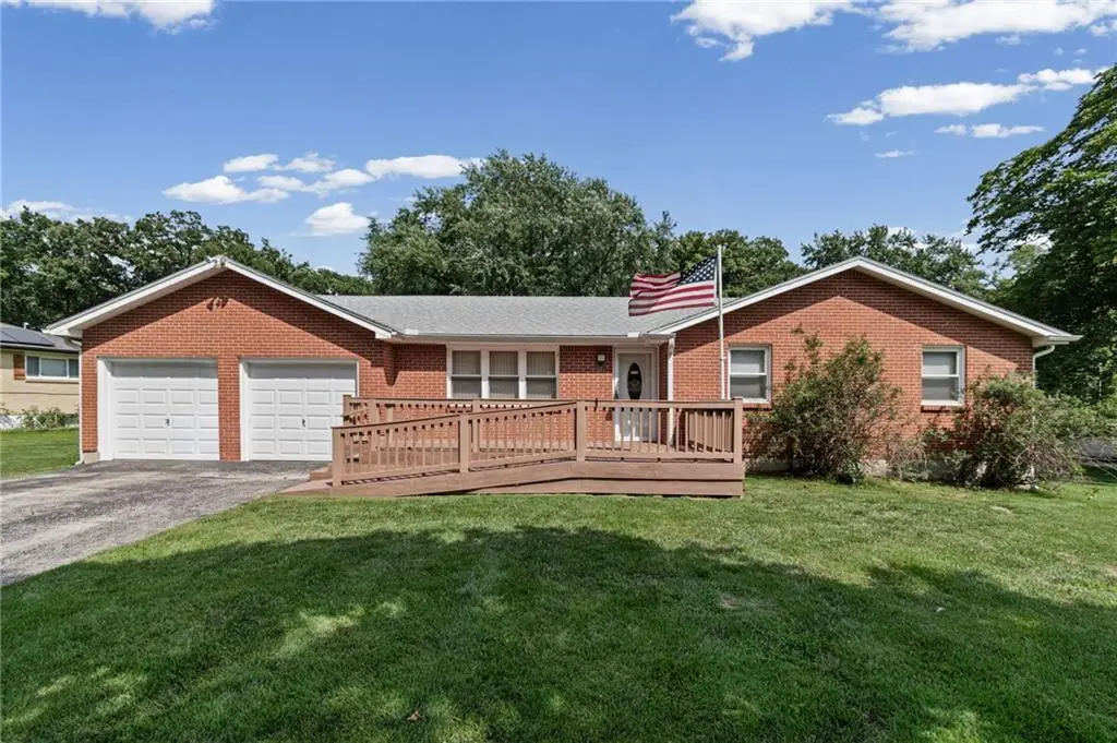 201 Highland Drive, Smithville, MO 64089 - #1