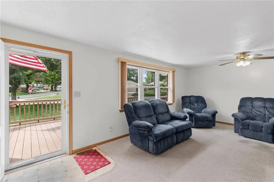 201 Highland Drive, Smithville, MO 64089 - #3