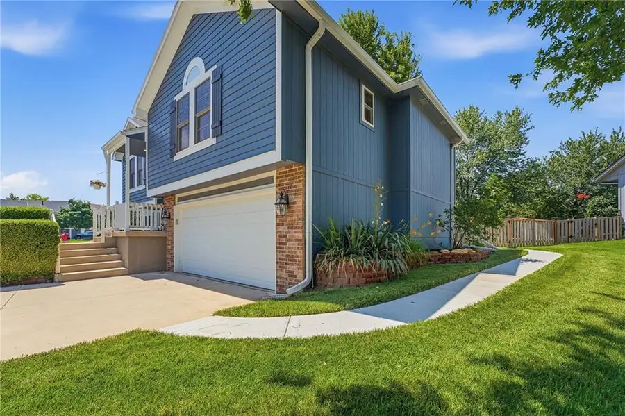 2621 NE Horseshoe Drive, Lees Summit, MO 64086 - #3