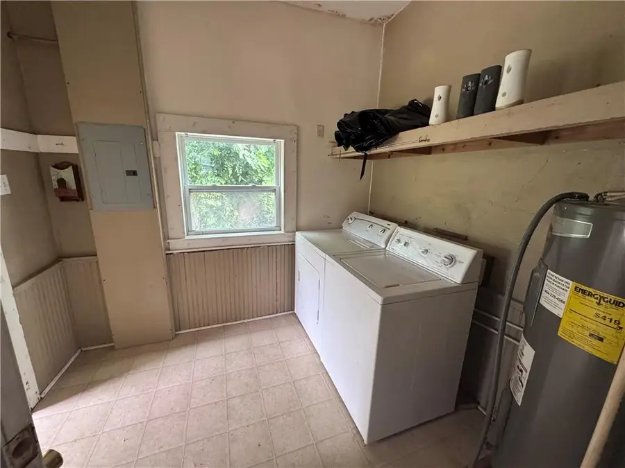 400 1/2 N Oak Street, Garnett, KS 66032 - #3
