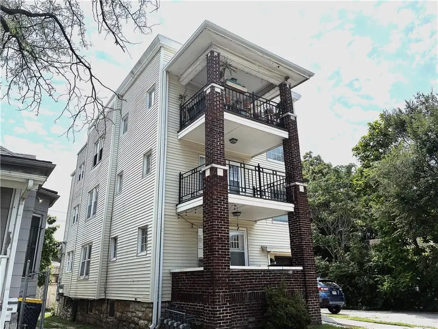 3241 Gillham Road, Kansas City, MO 64109 - #2