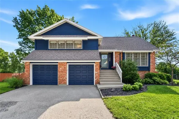 416 N Persimmon Drive, Olathe, KS 66061