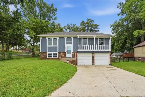 5212 NW Valley View Road, Blue Springs, MO 64015