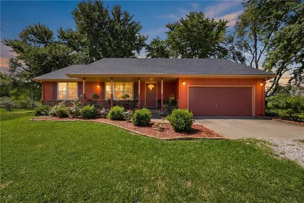 1250 NW 450 Road, Holden, MO 64040