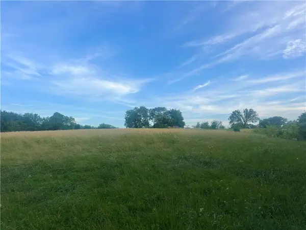 45101 E N Highway, Creighton, MO 64739