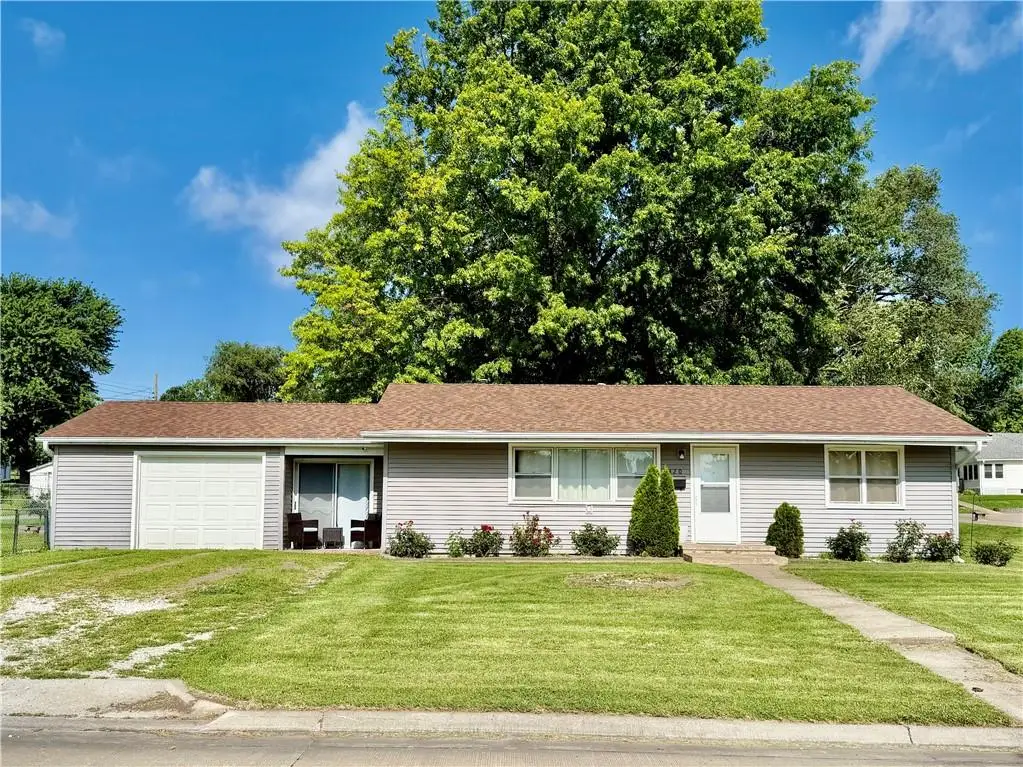 320 N Alvin Street, Maryville, MO 64468 - #1