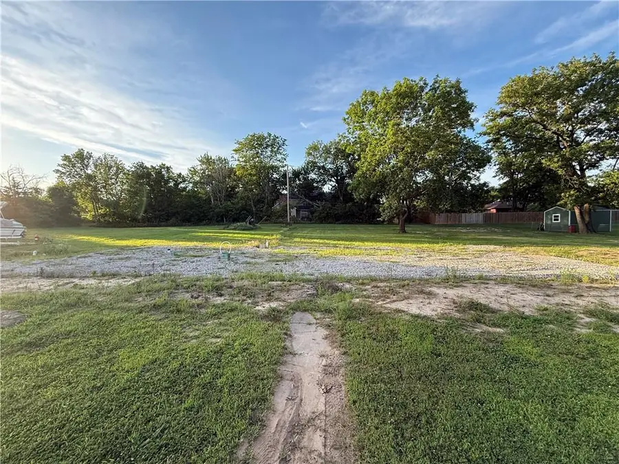 1514 Catalina Street, Coffeyville, KS 67337 - #2