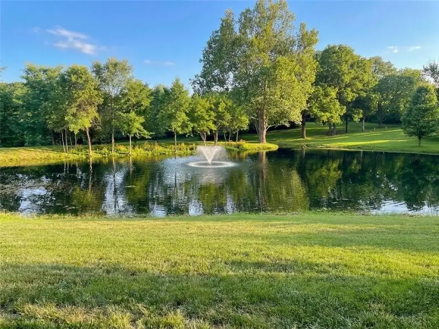 12820 N Crooked Road, Parkville, MO 64152 - #3