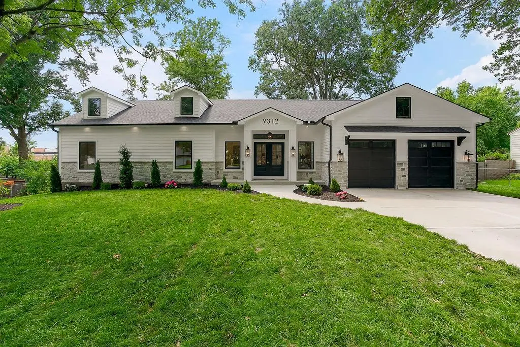 9312 Mohawk Lane, Leawood, KS 66206 - #1