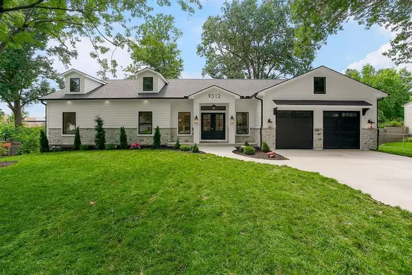 9312 Mohawk Lane, Leawood, KS 66206
